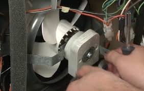 إصلاح صوت الضوضاء العالي من الموتور أو المروحة